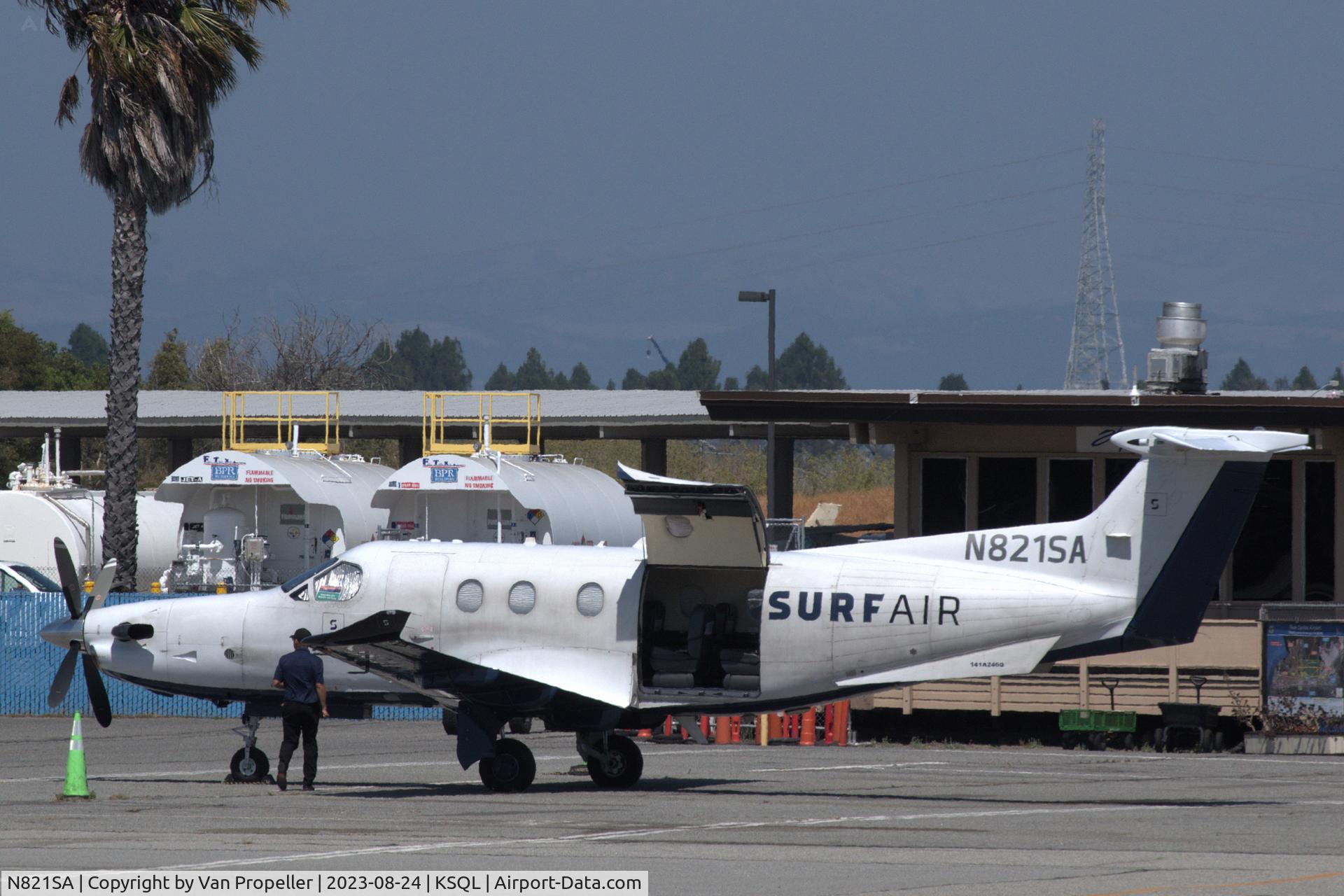 N821SA, 2015 Pilatus PC-12/47E C/N 1516, Surf Air Pilatus PC-12/47E on the platform of San Carlos airport, CA
