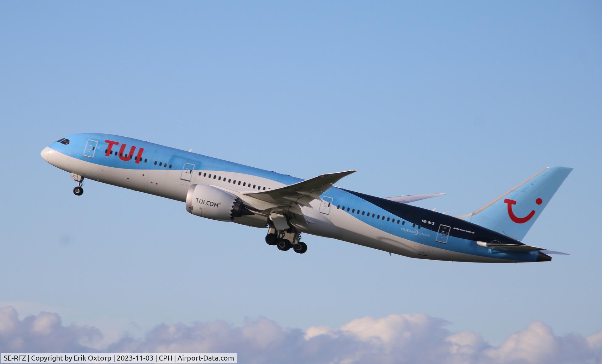 SE-RFZ, 2017 Boeing 787-9 Dreamliner C/N 44579, SE-RFZ taking off rw 22R