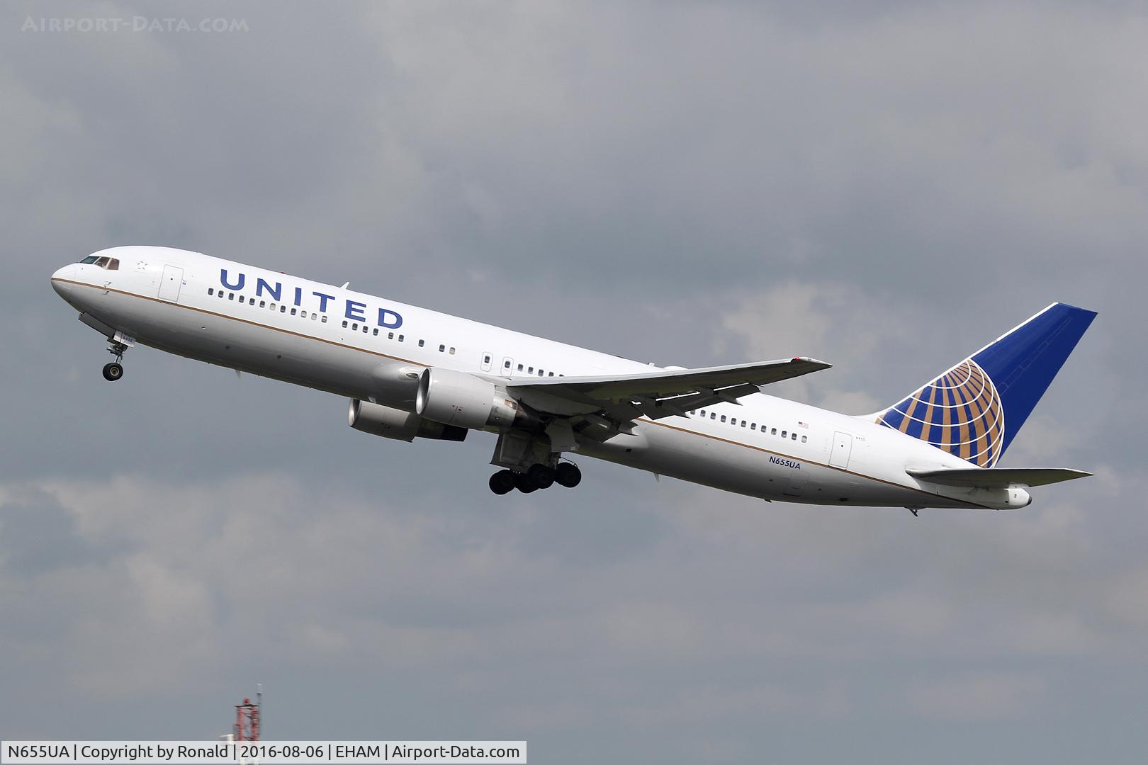 N655UA, 1992 Boeing 767-322/ER C/N 25393, at spl