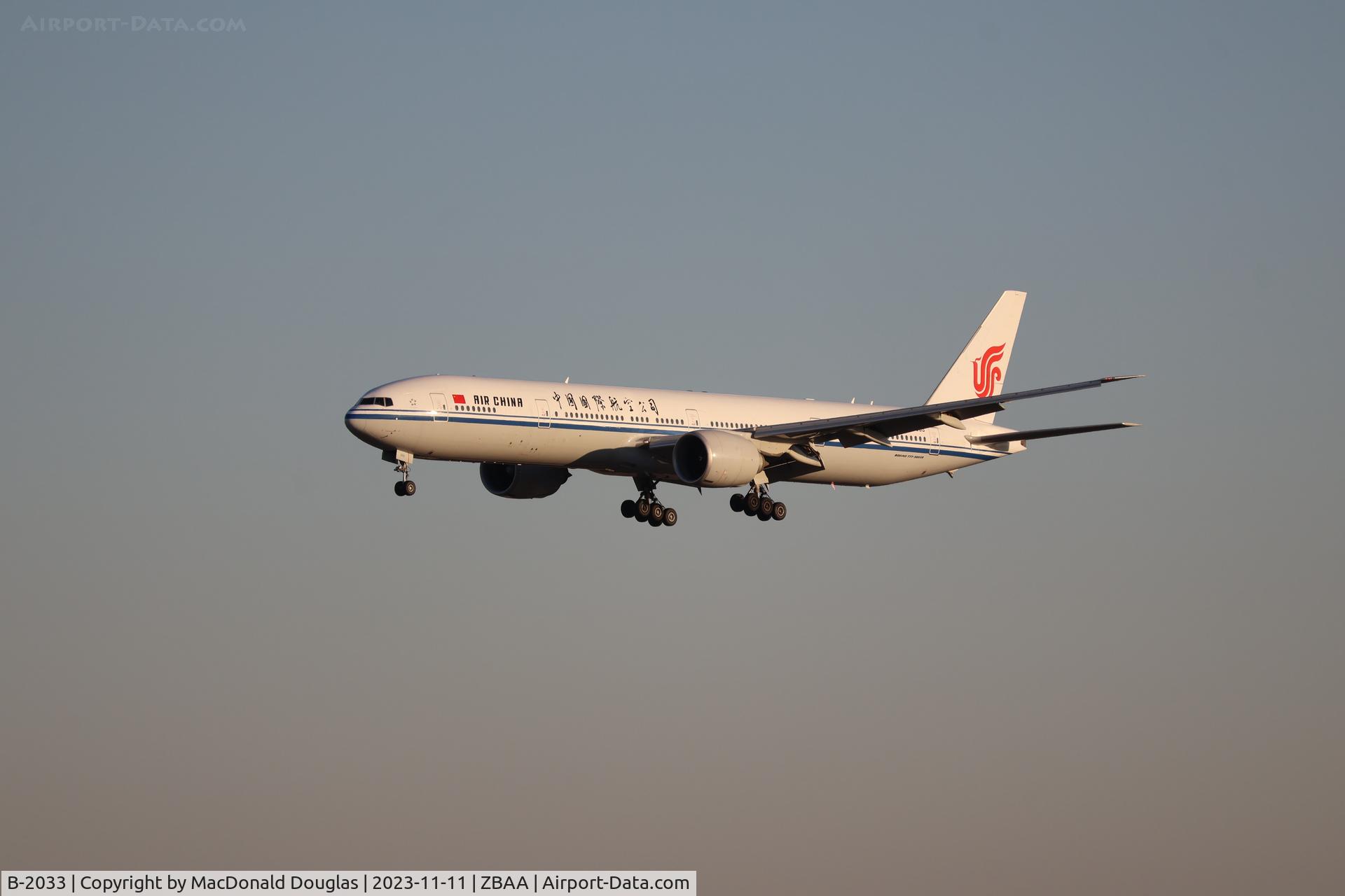 B-2033, 2012 Boeing 777-39L/ER C/N 38673, PEK/ZBAA