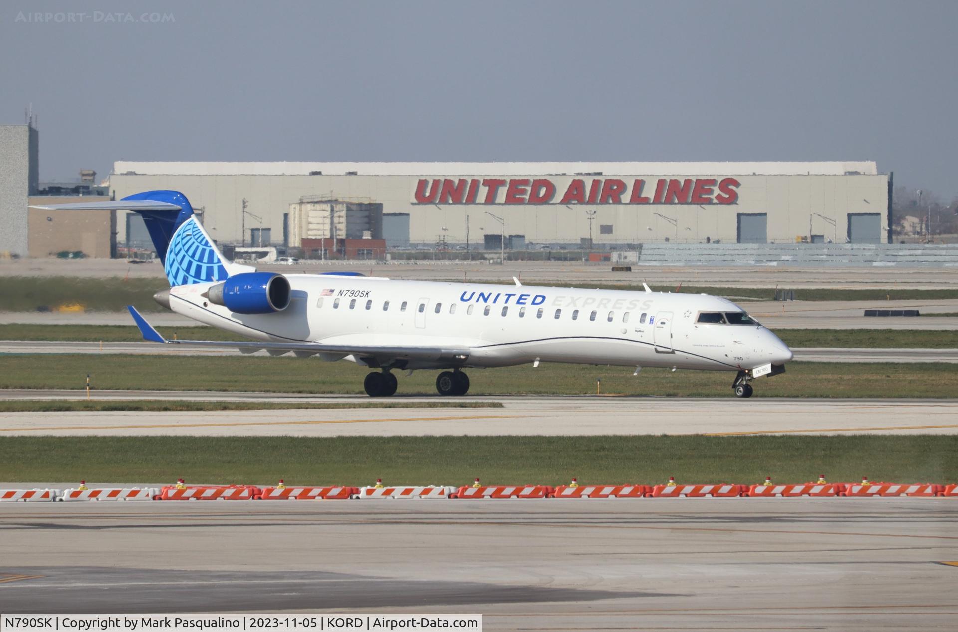 N790SK, 2009 Canadair CL-600-2C10 Regional Jet CRJ-700 C/N 10292, CL-600-2C10