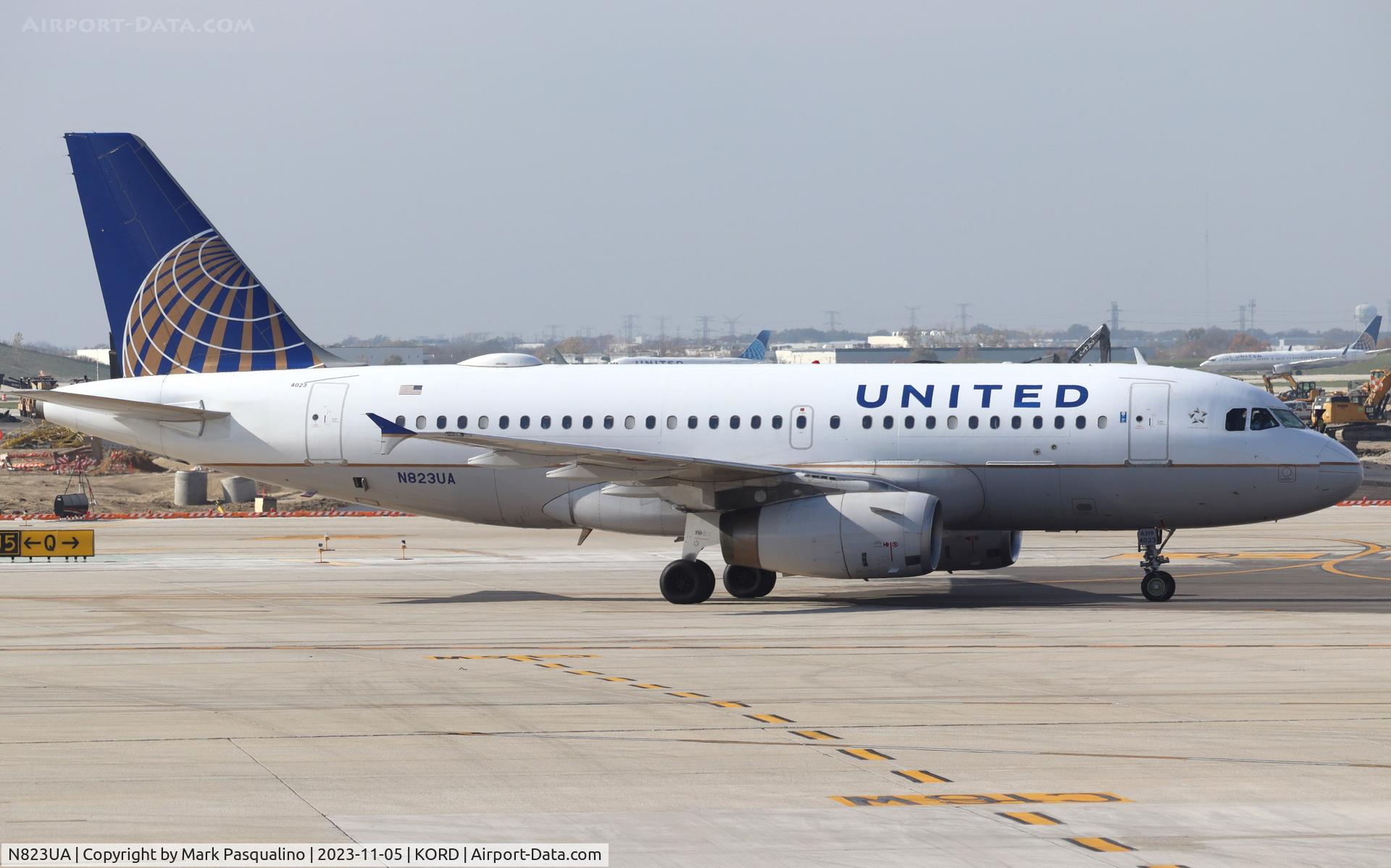 N823UA, 1998 Airbus A319-131 C/N 952, Airbus A319-131