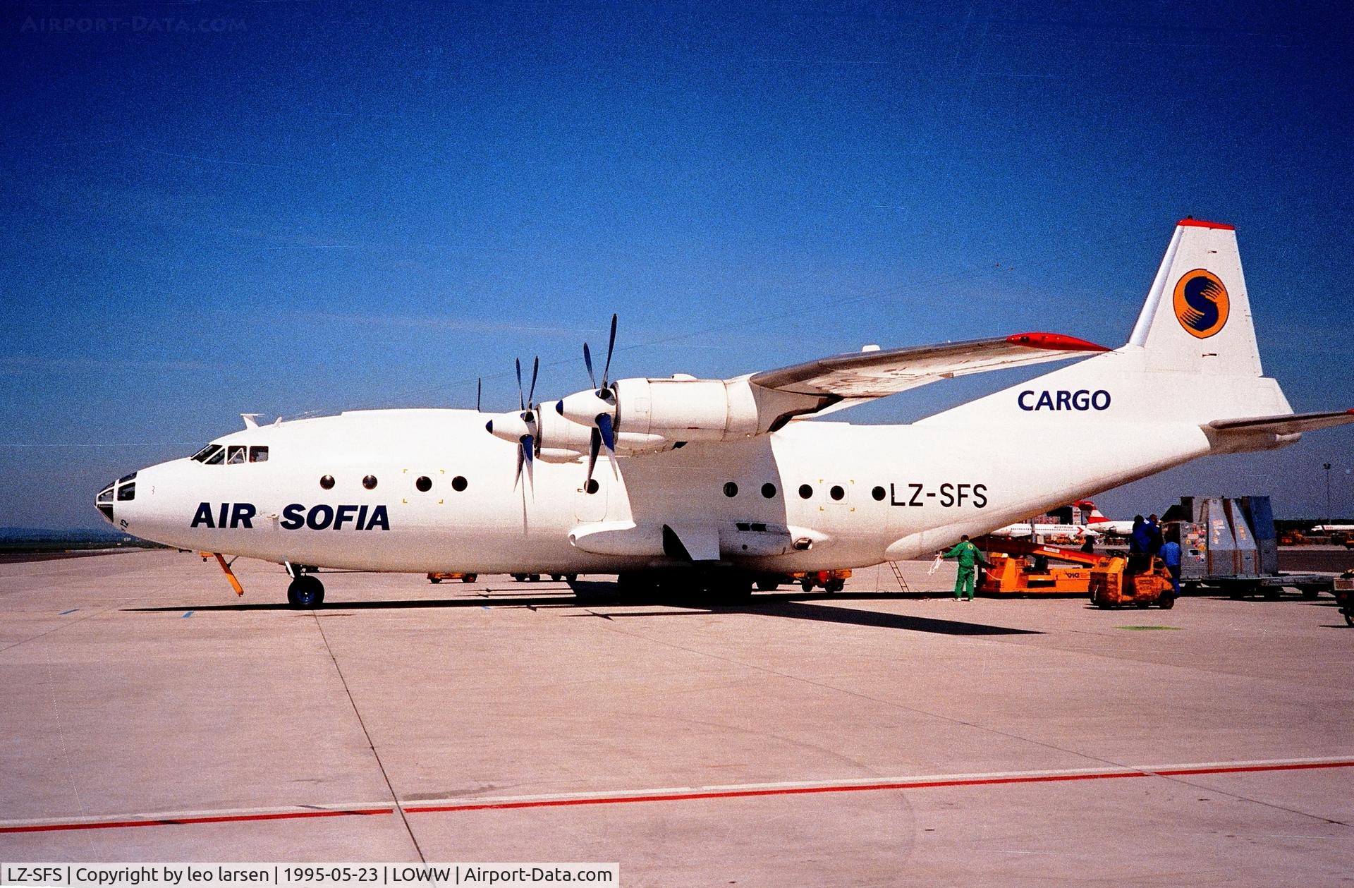 LZ-SFS, Antonov An-12 C/N 344308, Wien 23.5.1995