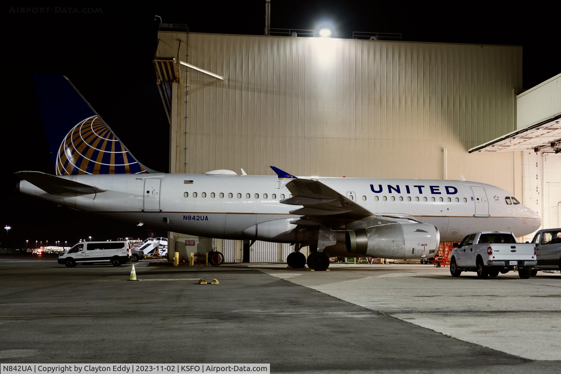 N842UA, 2001 Airbus A319-131 C/N 1569, SFO 2023.