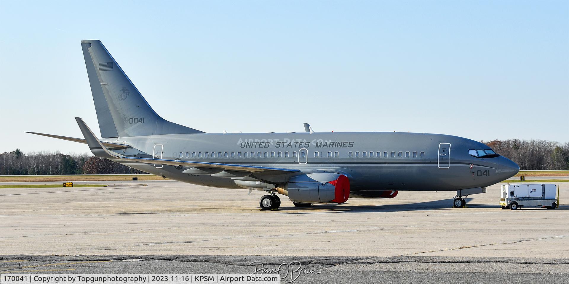 170041, Boeing C-40 C/N 30184, CONVOY4857 sits on the ramp