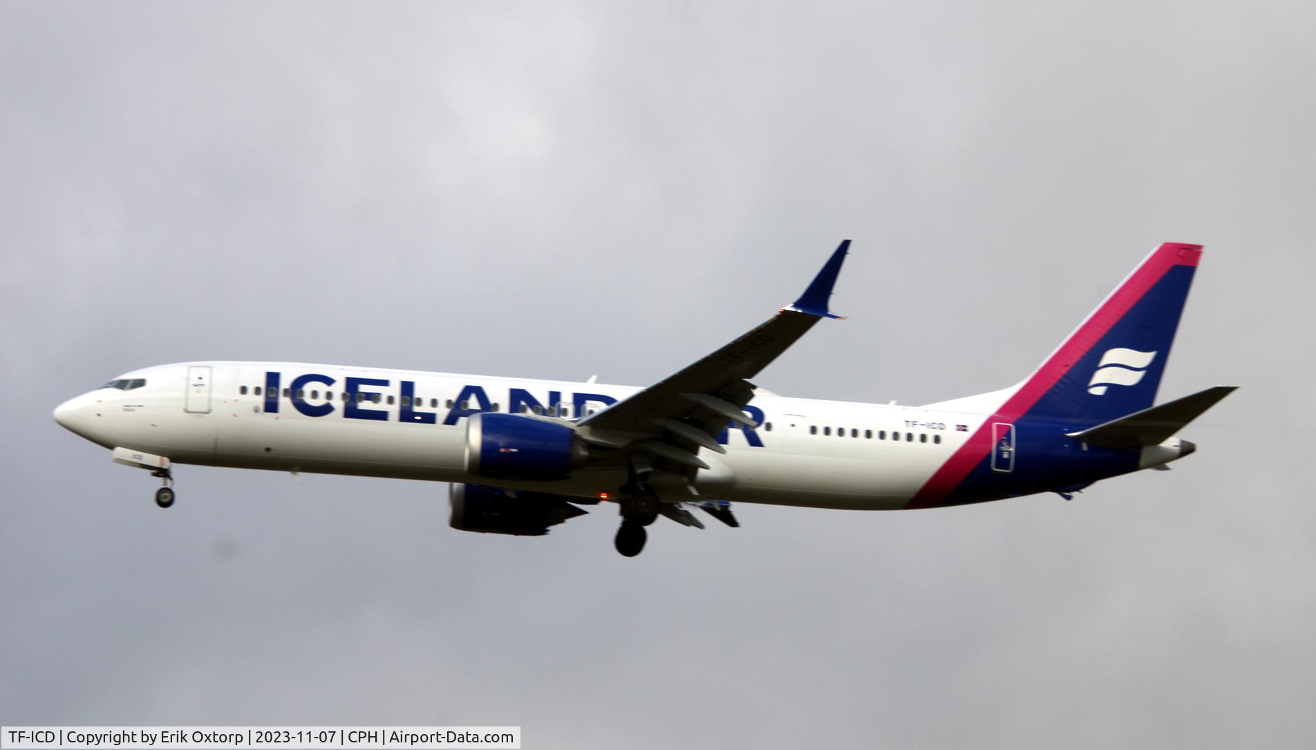 TF-ICD, 2021 Boeing 737-9 MAX C/N 44361, TF-ICD landing rw 22L