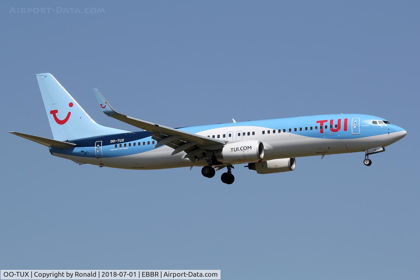 OO-TUX, 2009 Boeing 737-86N C/N 35647, at bru