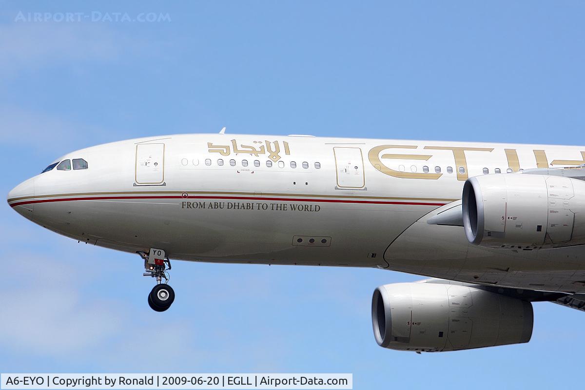 A6-EYO, 2007 Airbus A330-243 C/N 852, at lhr