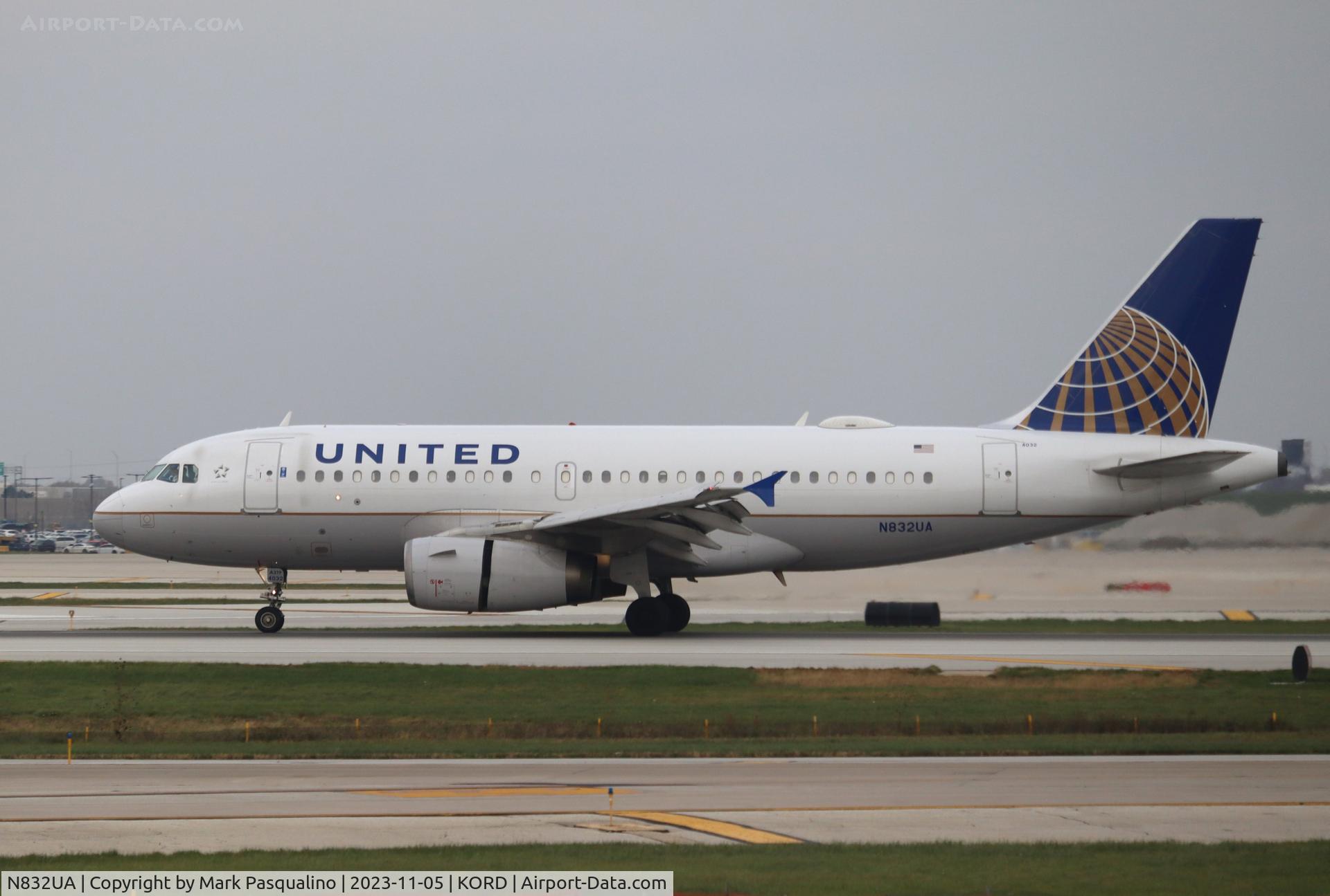 N832UA, 2000 Airbus A319-131 C/N 1321, Airbus A319-131