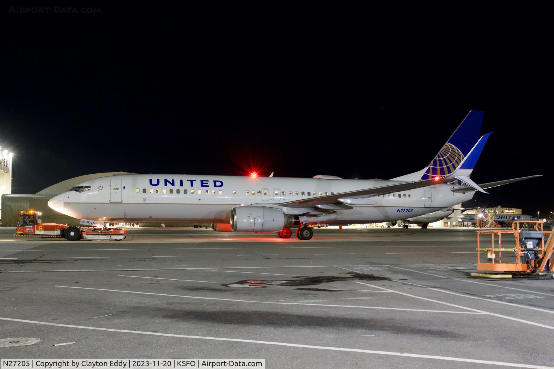 N27205, 2000 Boeing 737-824 C/N 30577, SFO 2023.