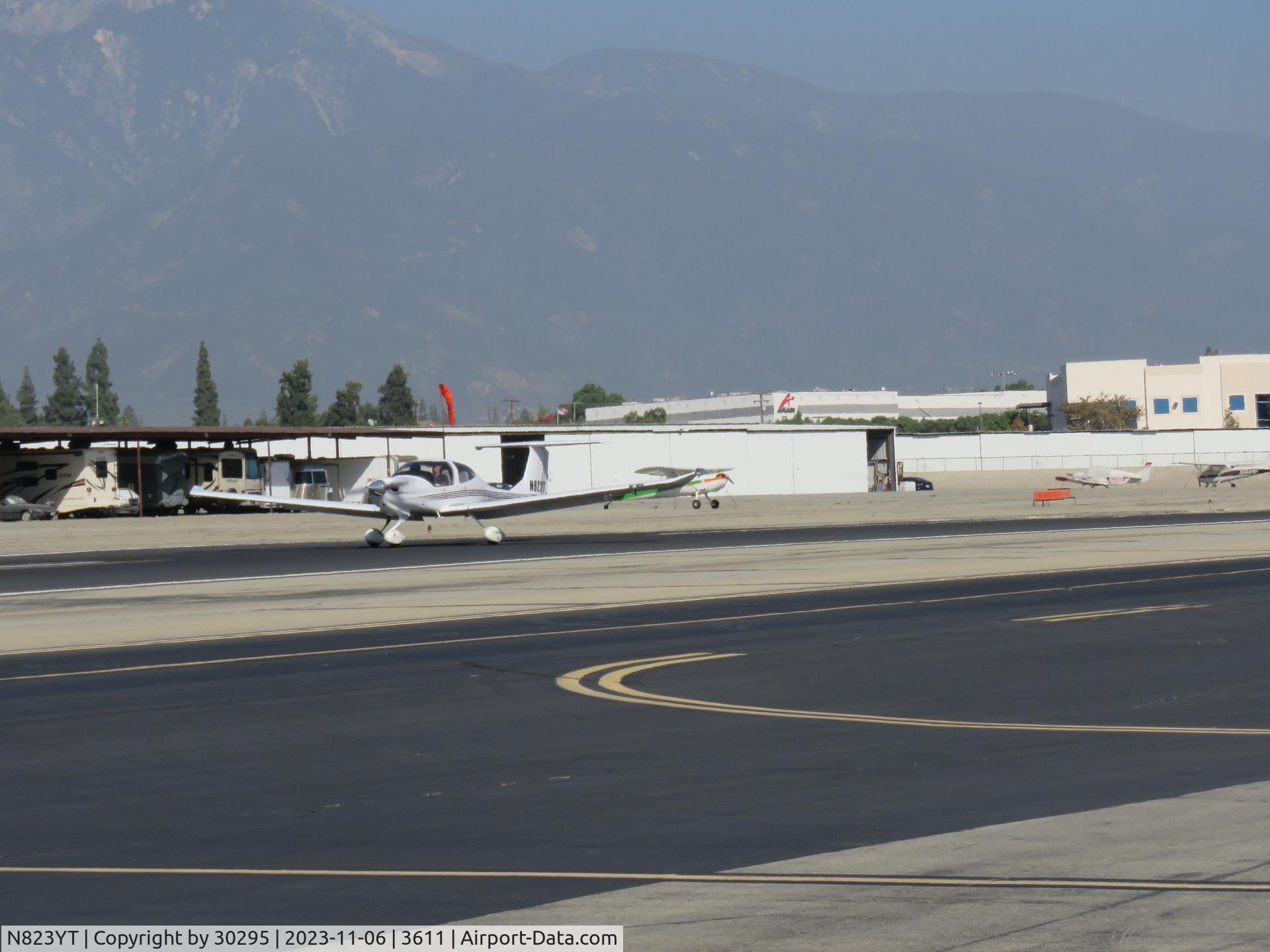 N823YT, 2005 Diamond DA-40 Diamond Star C/N 40.555, Landing
