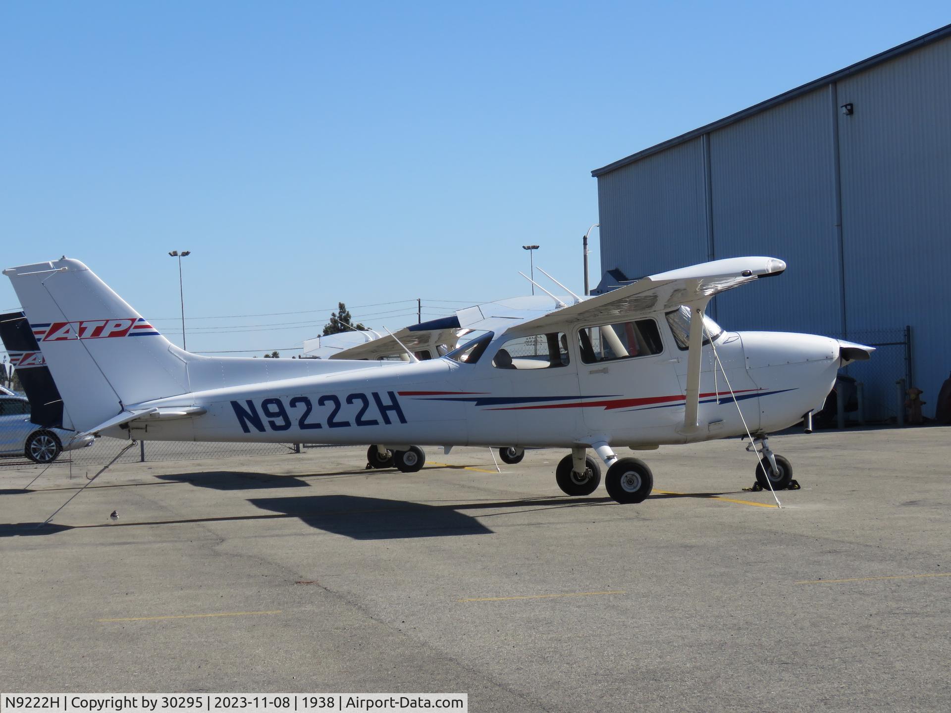 N9222H, 1977 Cessna 185 Skywagon C/N 18503423, Parked