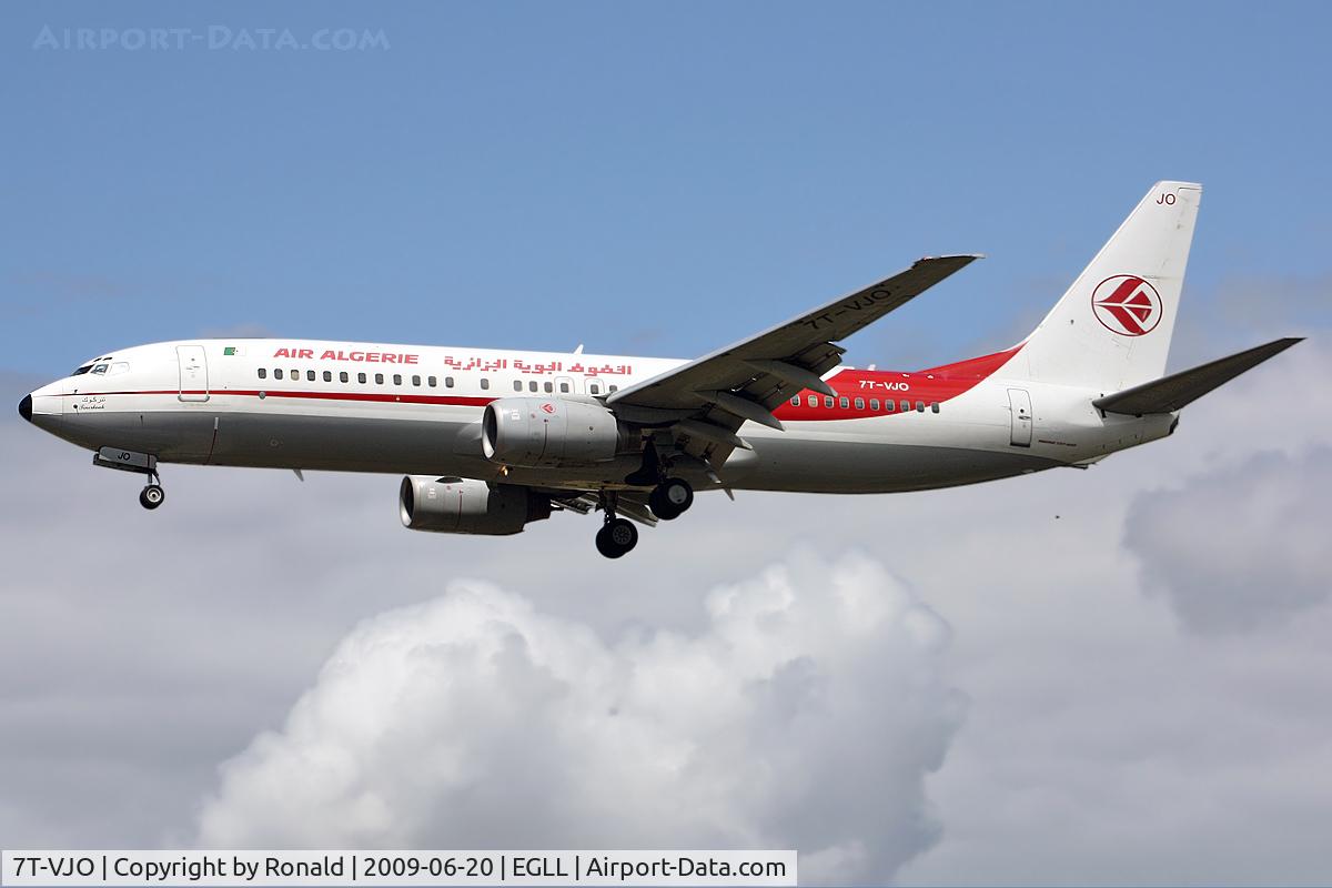 7T-VJO, 2001 Boeing 737-8D6 C/N 30207, at lhr