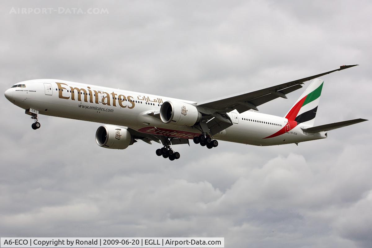 A6-ECO, 2009 Boeing 777-36N/ER C/N 37706, sat lhr