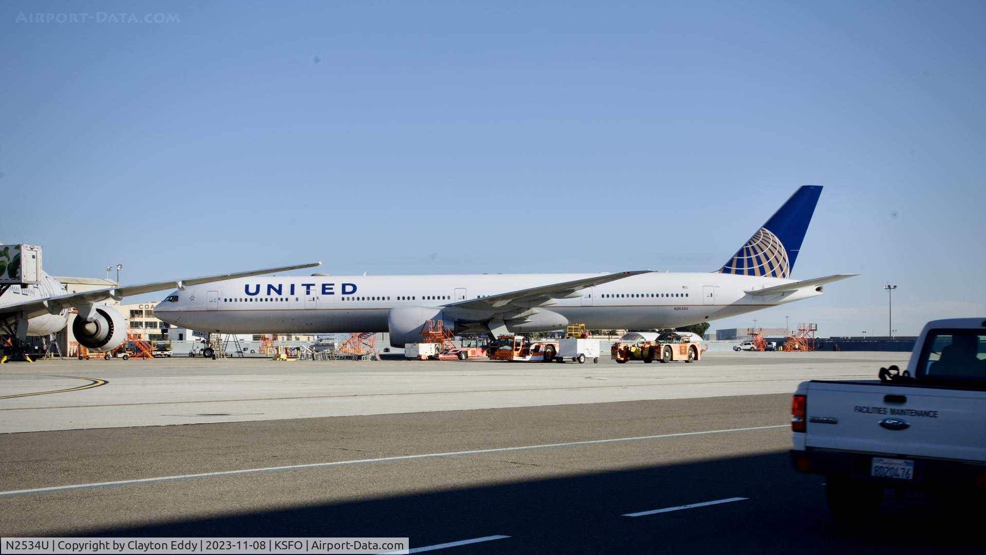 N2534U, 2017 Boeing 777-300/ER C/N 62645, SfO 2023.