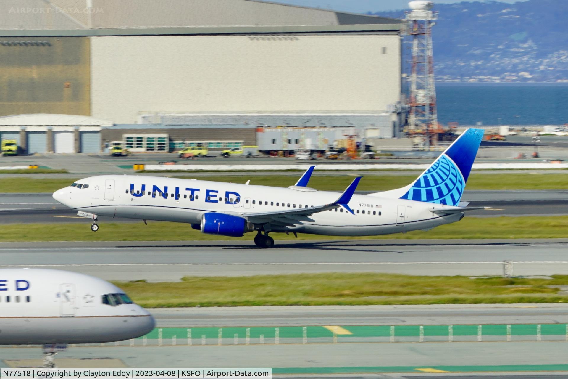 N77518, 2008 Boeing 737-824 C/N 31605, SFO 2023.