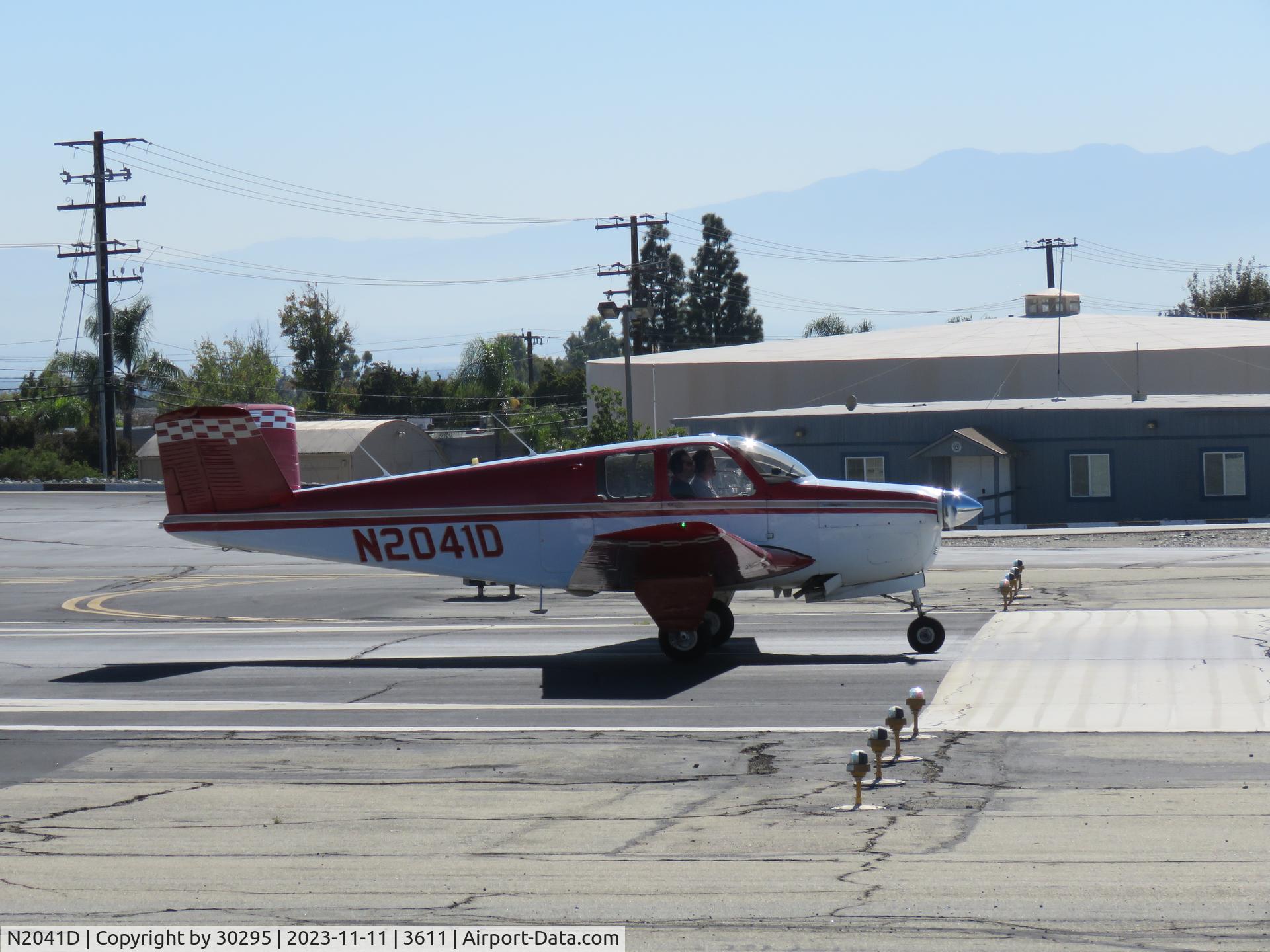 N2041D, 1952 Beech C35 Bonanza Bonanza C/N D-3393, Taking off