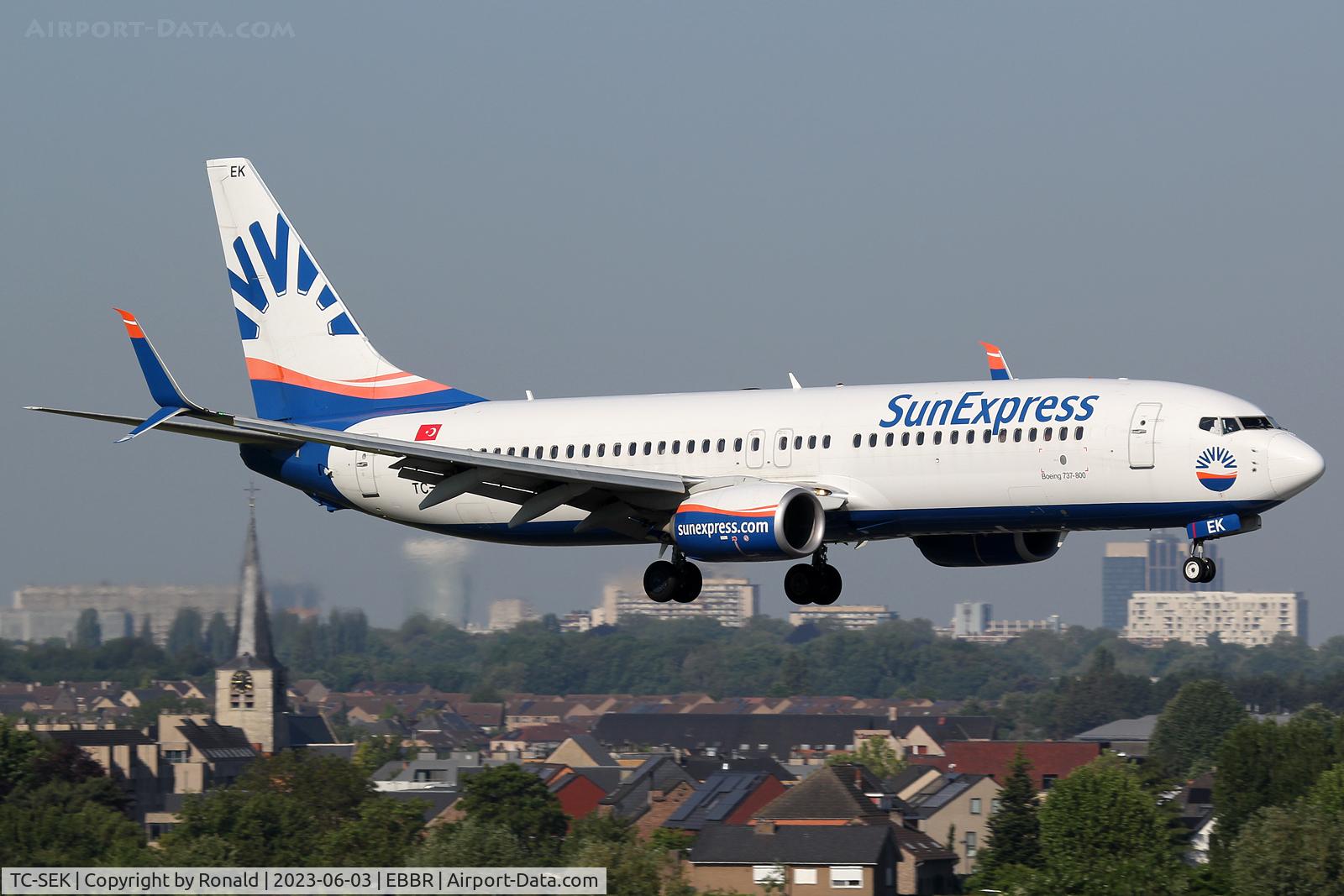 TC-SEK, 2015 Boeing 737-8HC C/N 61172, at bru