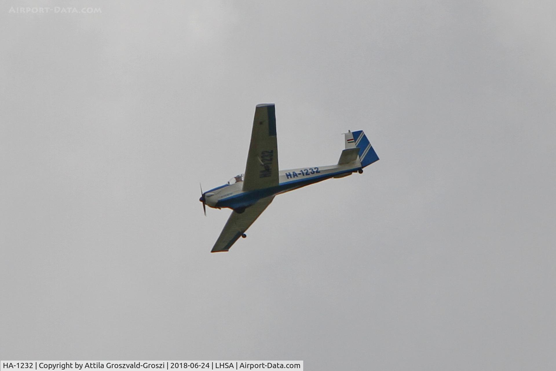 HA-1232, Scheibe SF-25D Falke C/N 4639D, LHSA - Szentkirályszabadja Airport, Hungary