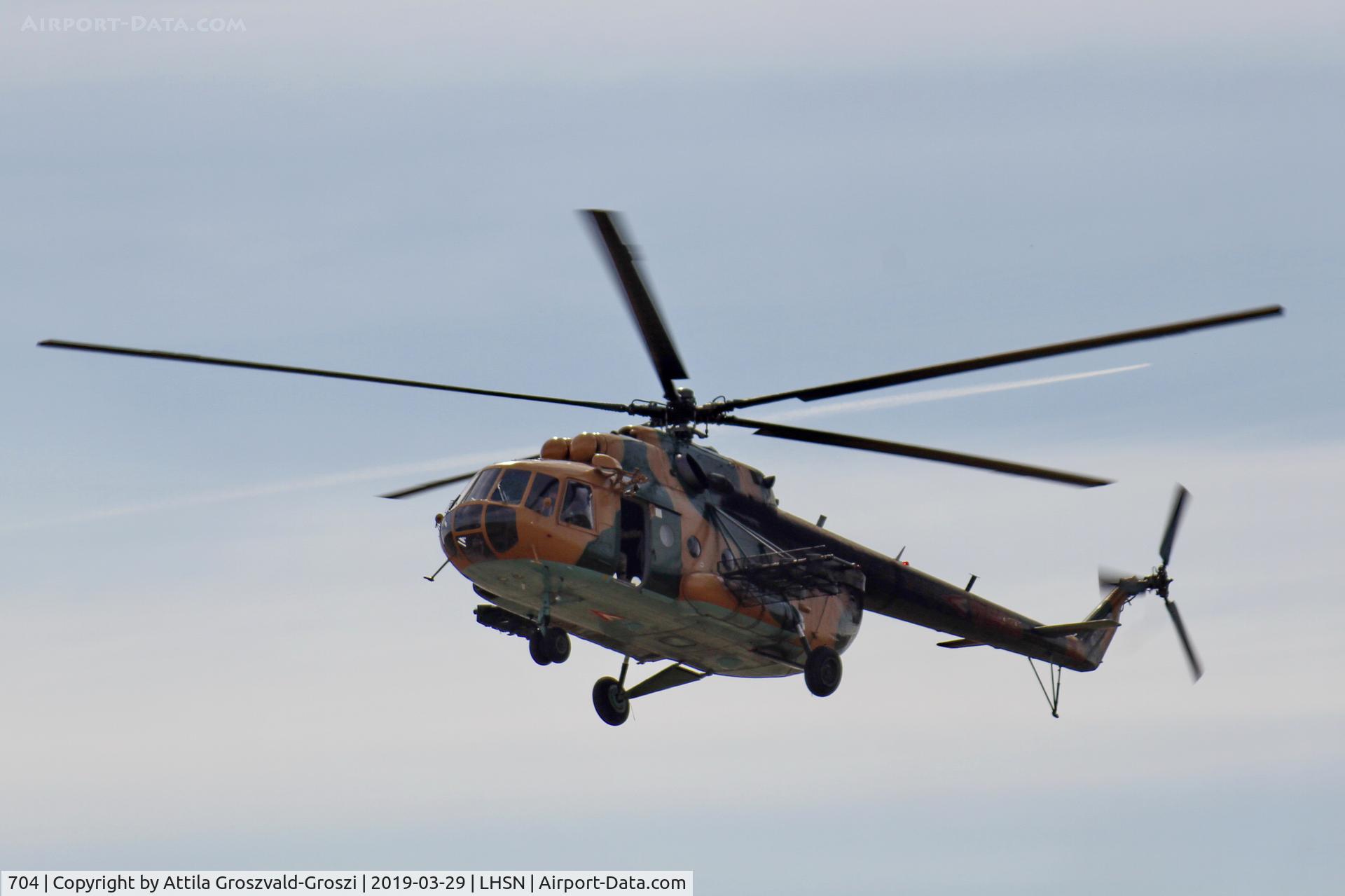 704, 1987 Mil Mi-17 Hip C/N 104M04, LHSN - Szolnok Air Base Hungary