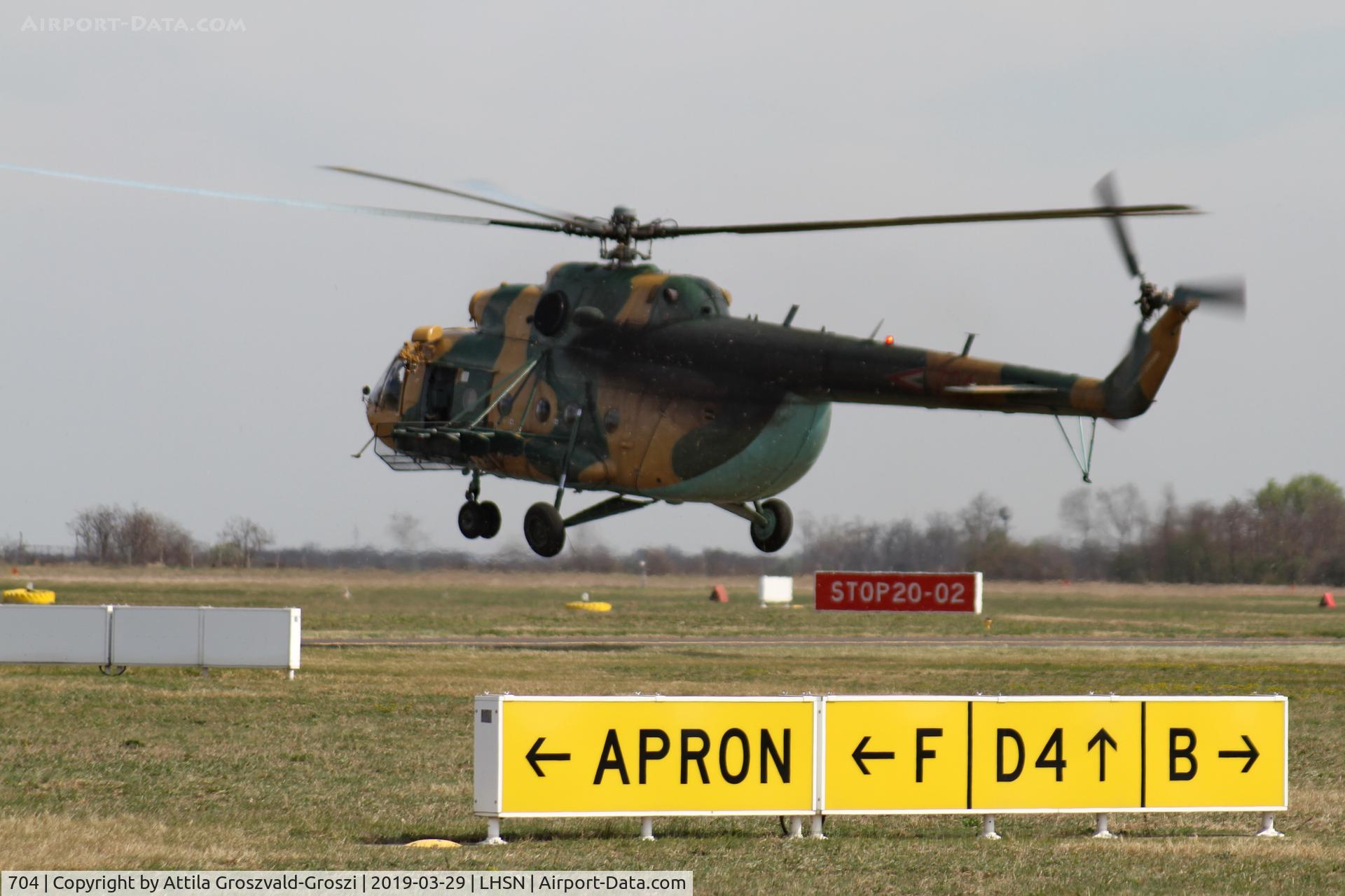 704, 1987 Mil Mi-17 Hip C/N 104M04, LHSN - Szolnok Air Base Hungary