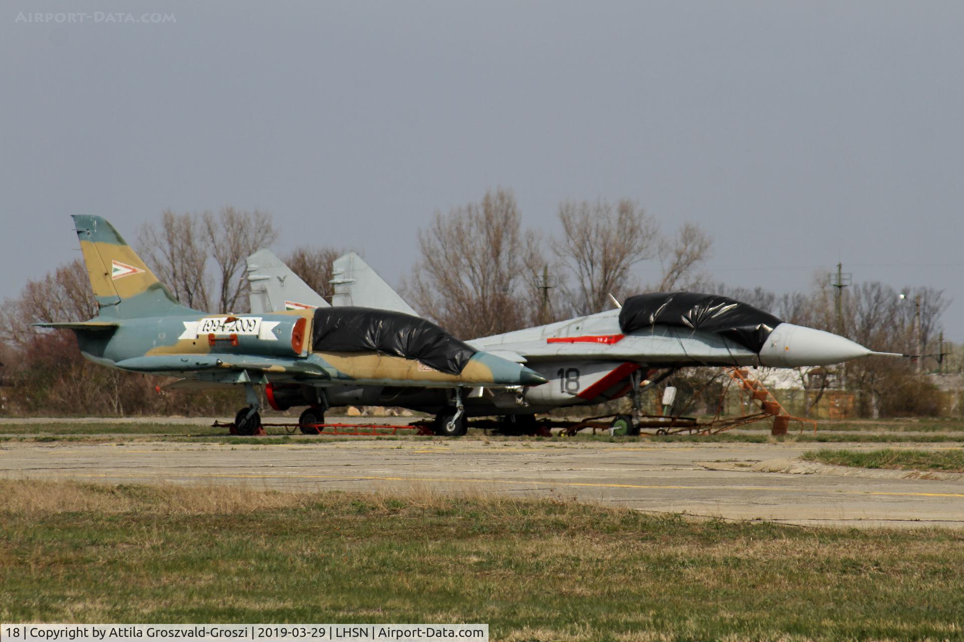 18, Mikoyan-Gurevich MiG-29B Fulcrum C/N 2960535189/4704, LHSN - Szolnok Air Base Hungary