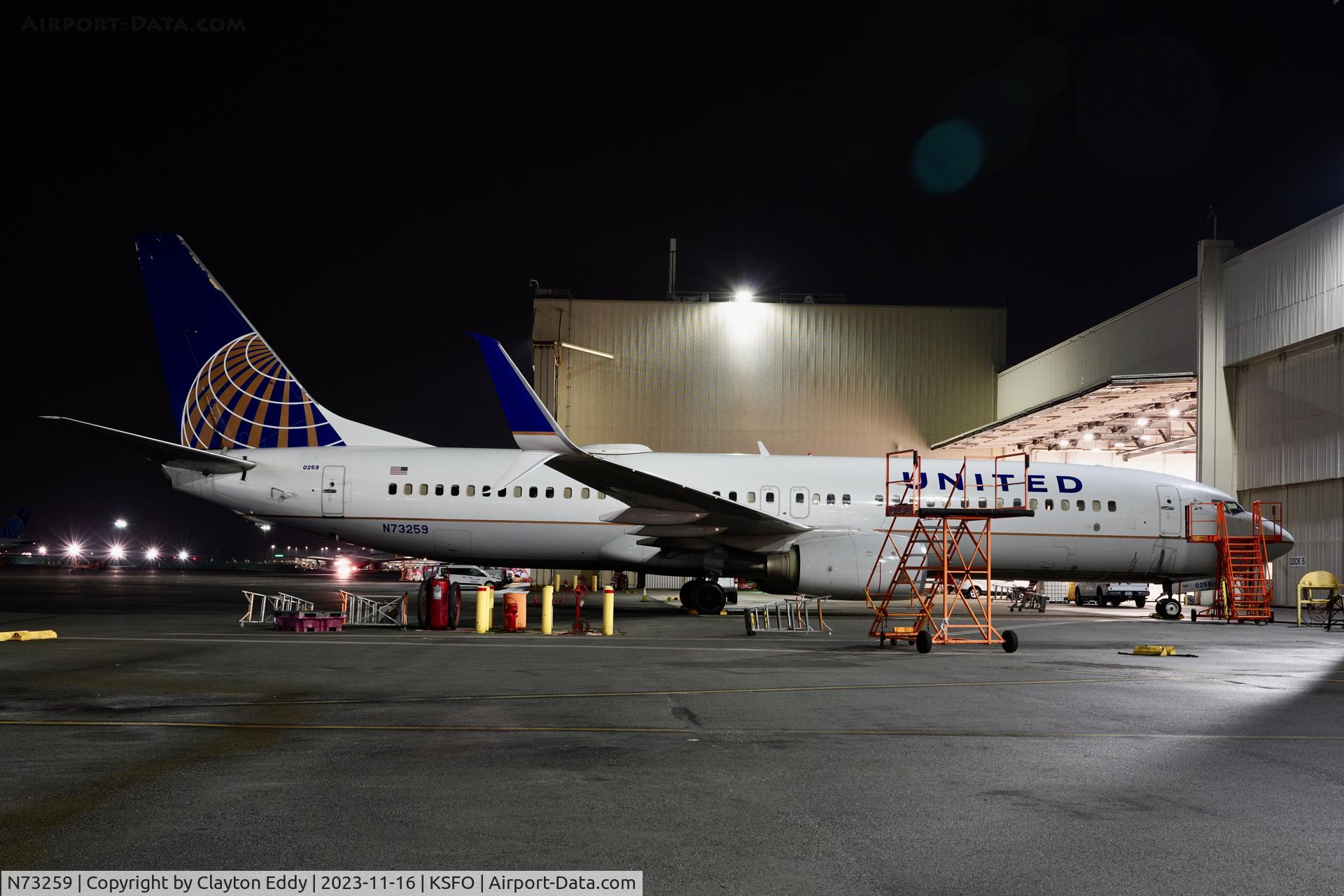 N73259, 2001 Boeing 737-824 C/N 30803, SFO 2023.