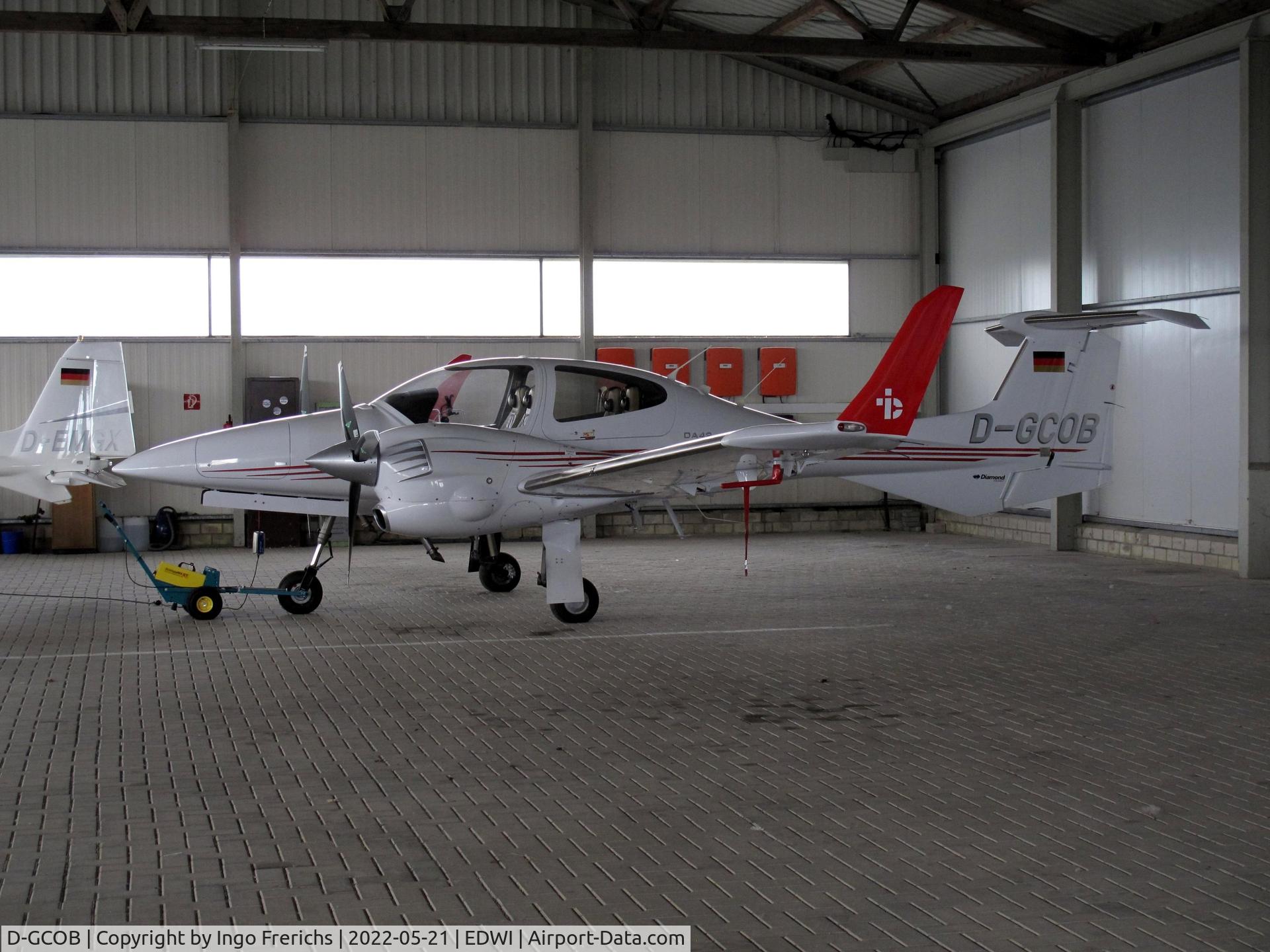 D-GCOB, 2006 Diamond DA-42 Twin Star C/N 42.174, Diamond DA-42 in Hangar at Wilhelmshaven Jade-Weser Airport