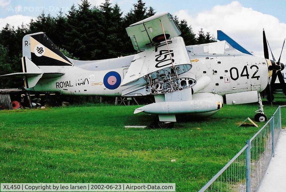 XL450, 1958 Fairey Gannet AEW.3 C/N F9433, Hermeskeil Museum  23.6.2002