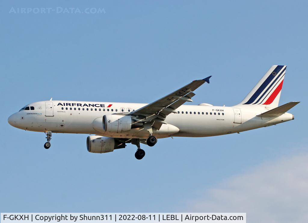 F-GKXH, 2002 Airbus A320-214 C/N 1924, Landing rwy 24R