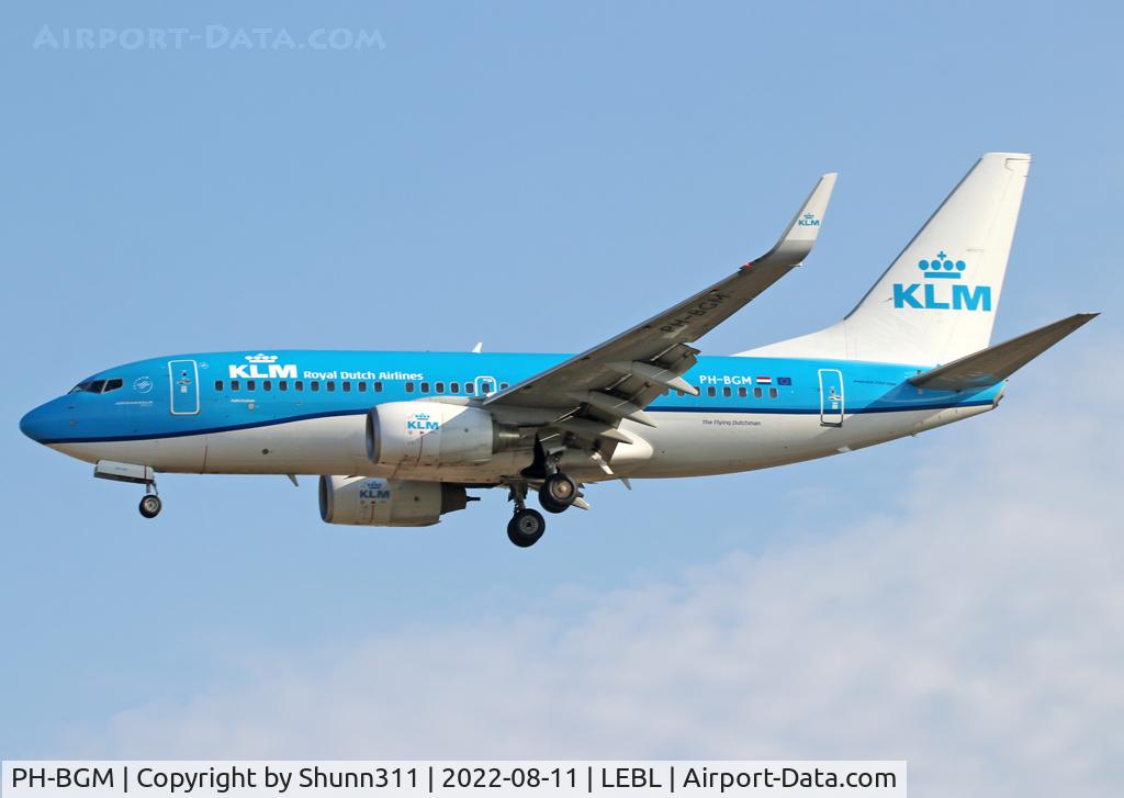 PH-BGM, 2011 Boeing 737-7K2 C/N 39255, Landing rwy 24R