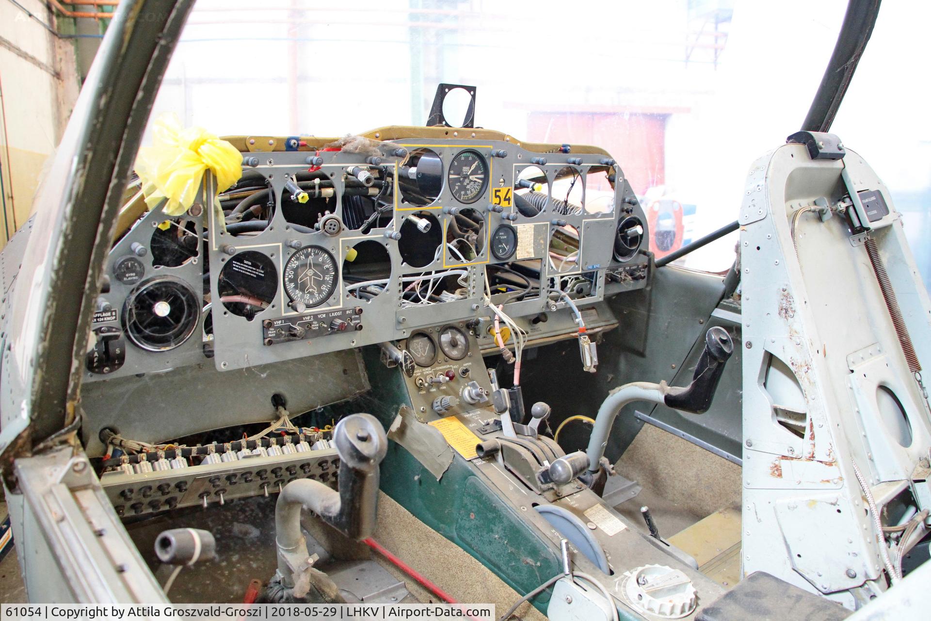 61054, 1972 Scottish Aviation Bulldog Series 100 Model 104 C/N BH100/172, LHKV - Kaposújlak Airport, Hungary