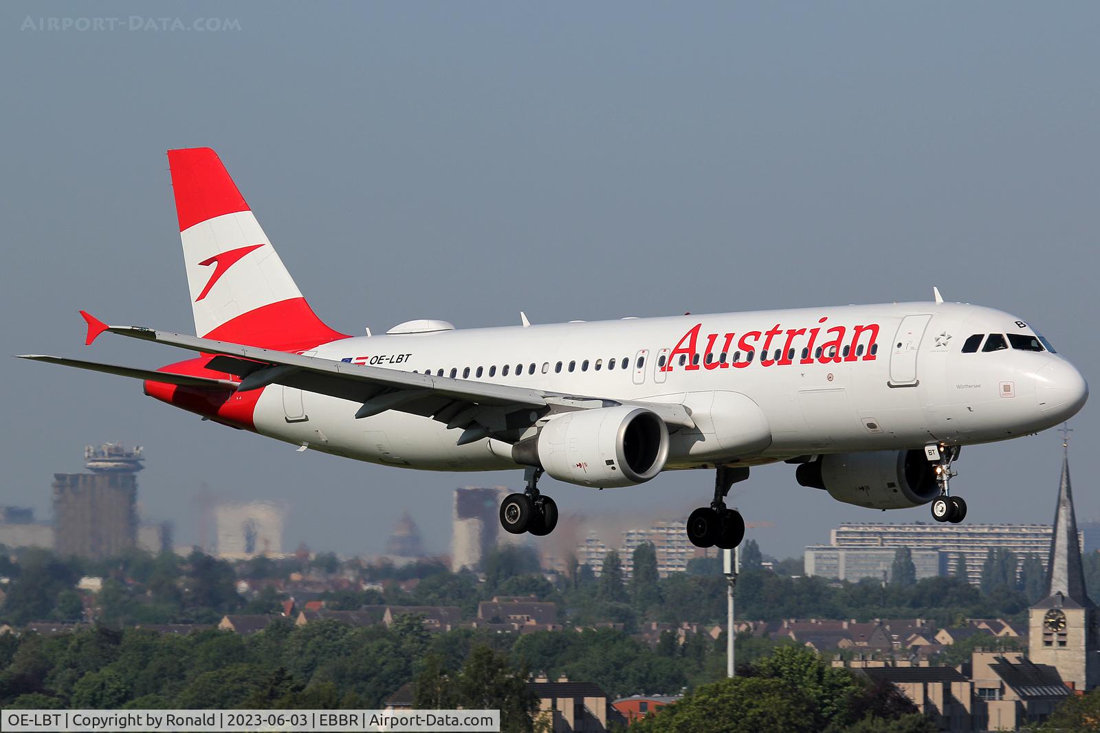 OE-LBT, 2000 Airbus A320-214 C/N 1387, at bru