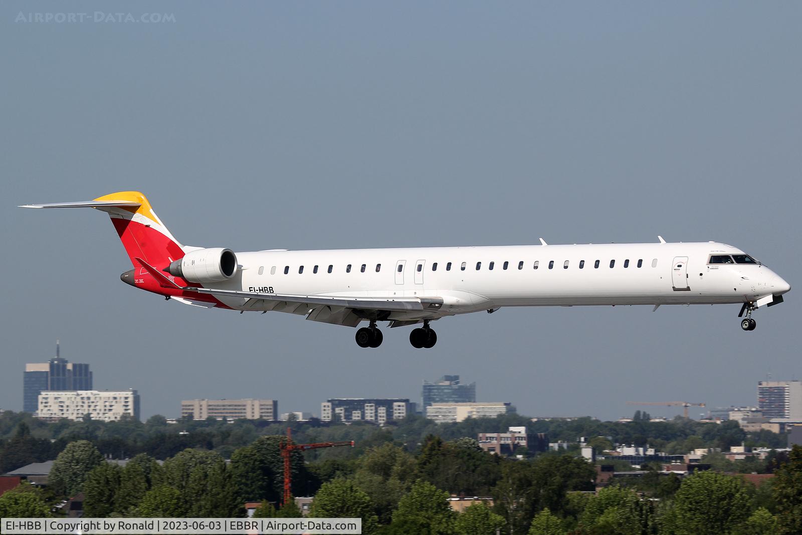 EI-HBB, 2016 Bombardier CRJ-1000 (CL-600-2E25) C/N 19049, at bru