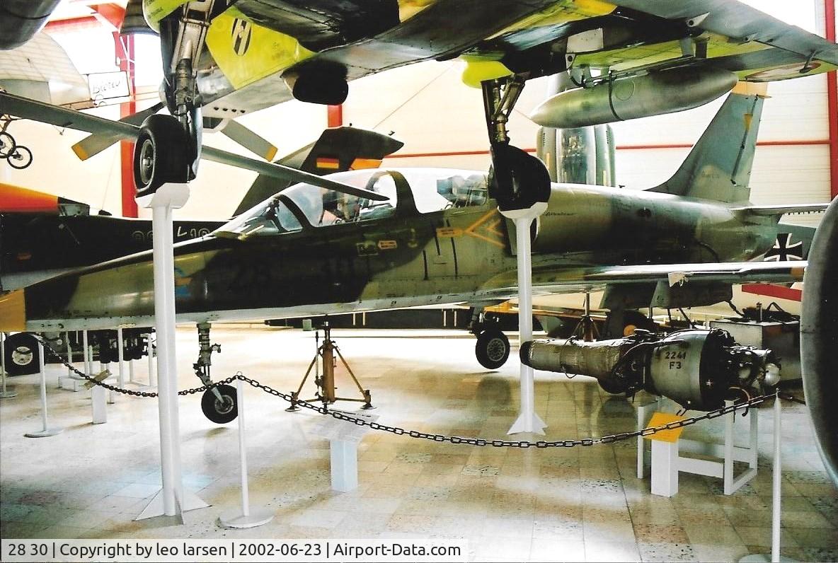 28 30, Aero L-39ZO Albatros C/N 232303, Hermeskeil Museum 23.6.2002