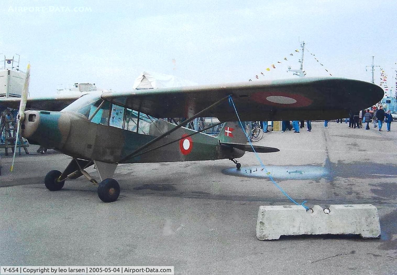 Y-654, 1953 Piper L-18C Super Cub (PA-18-95) C/N 18-3165, Dragør havn 4.5.05