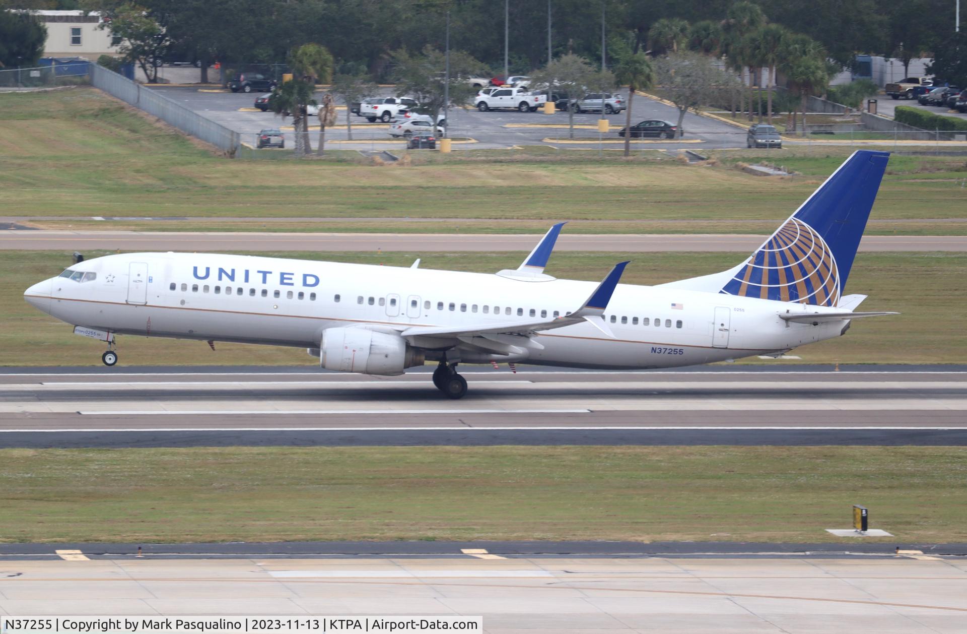 N37255, 2000 Boeing 737-824 C/N 30610, Boeing 737-824
