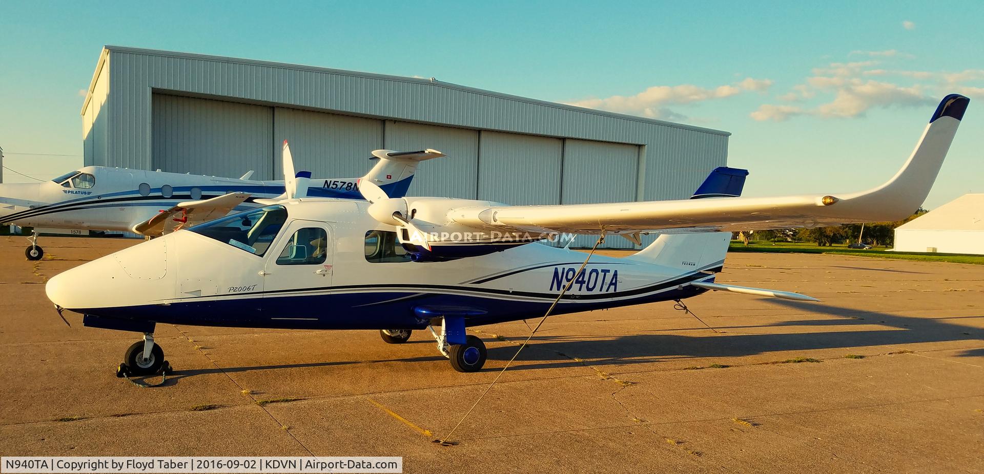N940TA, 2014 Tecnam P-2006T C/N 140/US, GA Ramp