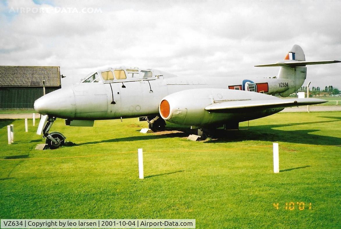 VZ634, Gloster Meteor T.7 C/N Not found VZ634, Newark Museum 4.10.2001