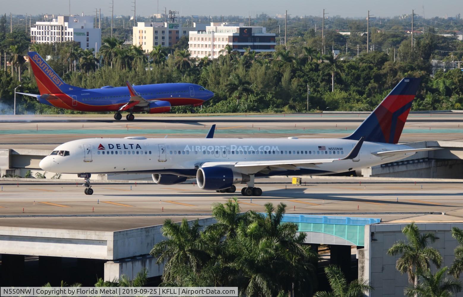 N550NW, 2001 Boeing 757-251 C/N 26497, DAL 752 zx