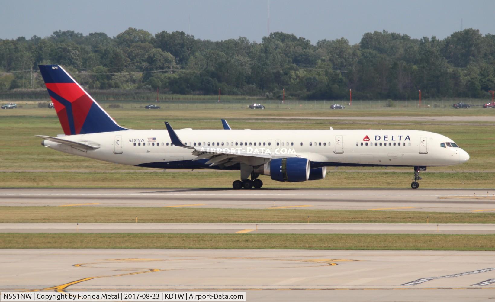 N551NW, 2001 Boeing 757-251 C/N 26498, DAL 752 zx