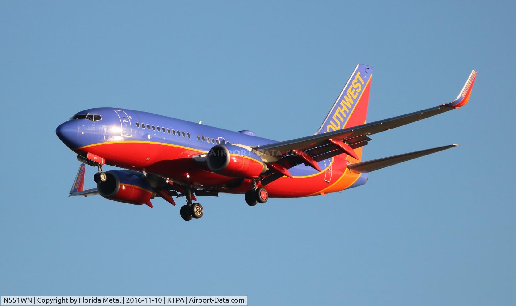 N551WN, 2001 Boeing 737-76Q C/N 30280, SWA 737 canyon zx