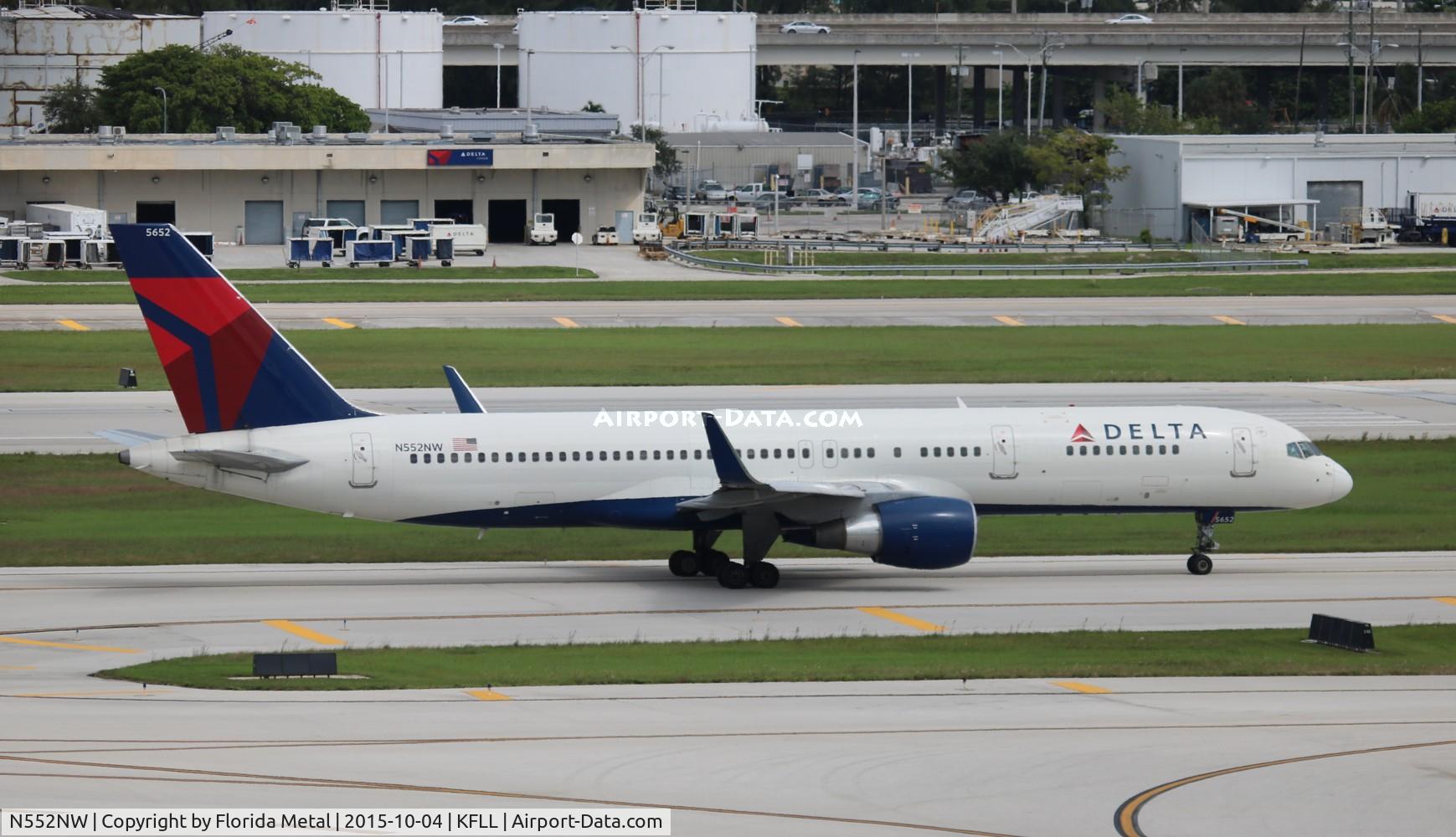 N552NW, 2001 Boeing 757-251 C/N 26499, DAL 752 zx