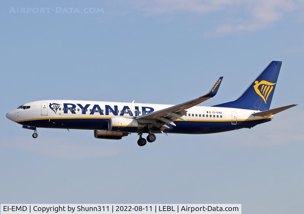 EI-EMD, 2010 Boeing 737-8AS C/N 38509, Landing rwy 24R