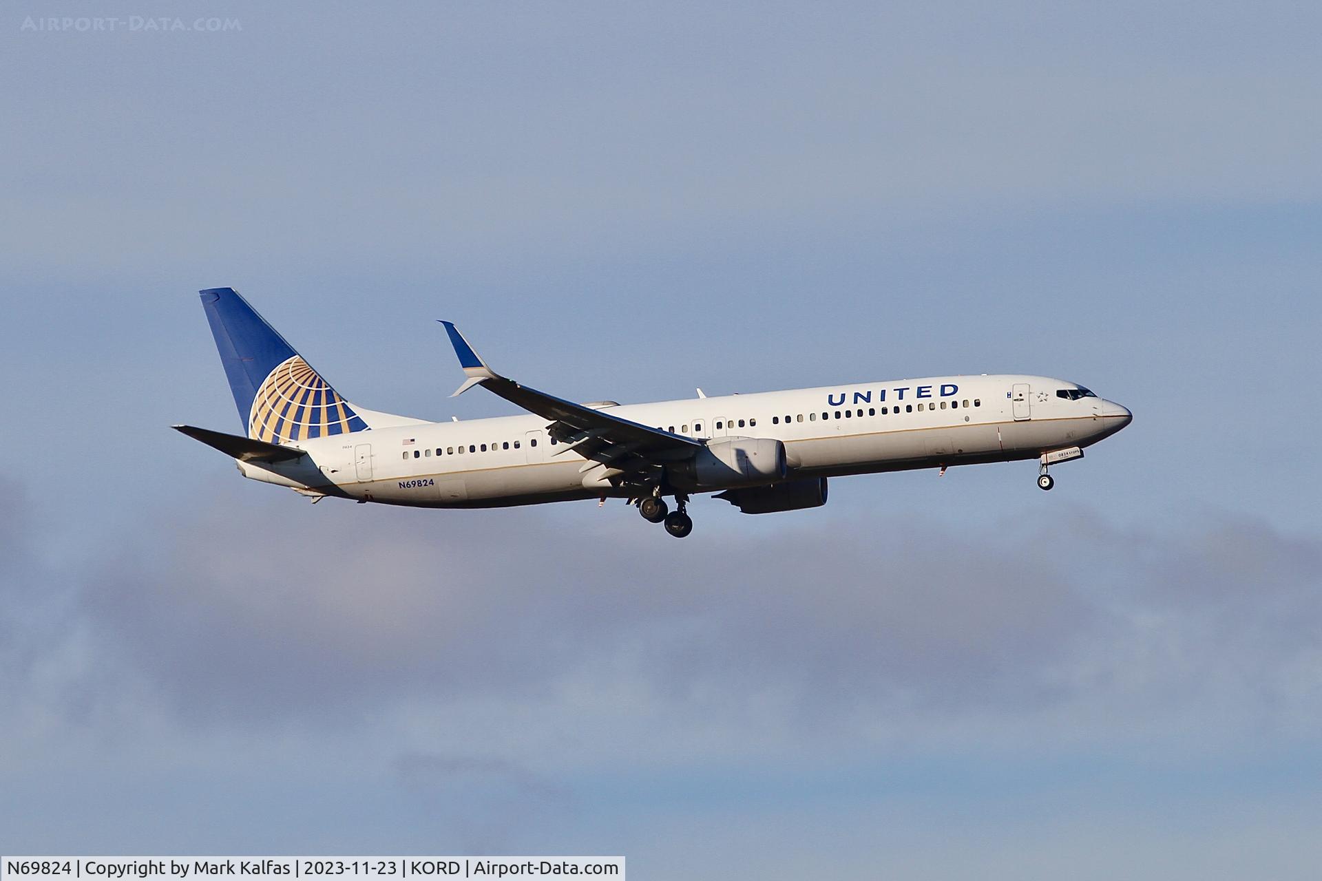 N69824, 2014 Boeing 737-924/ER C/N 42179, UNITED B739 N69824 UAL1983 KMIA-KORD, RWY 10C KORD