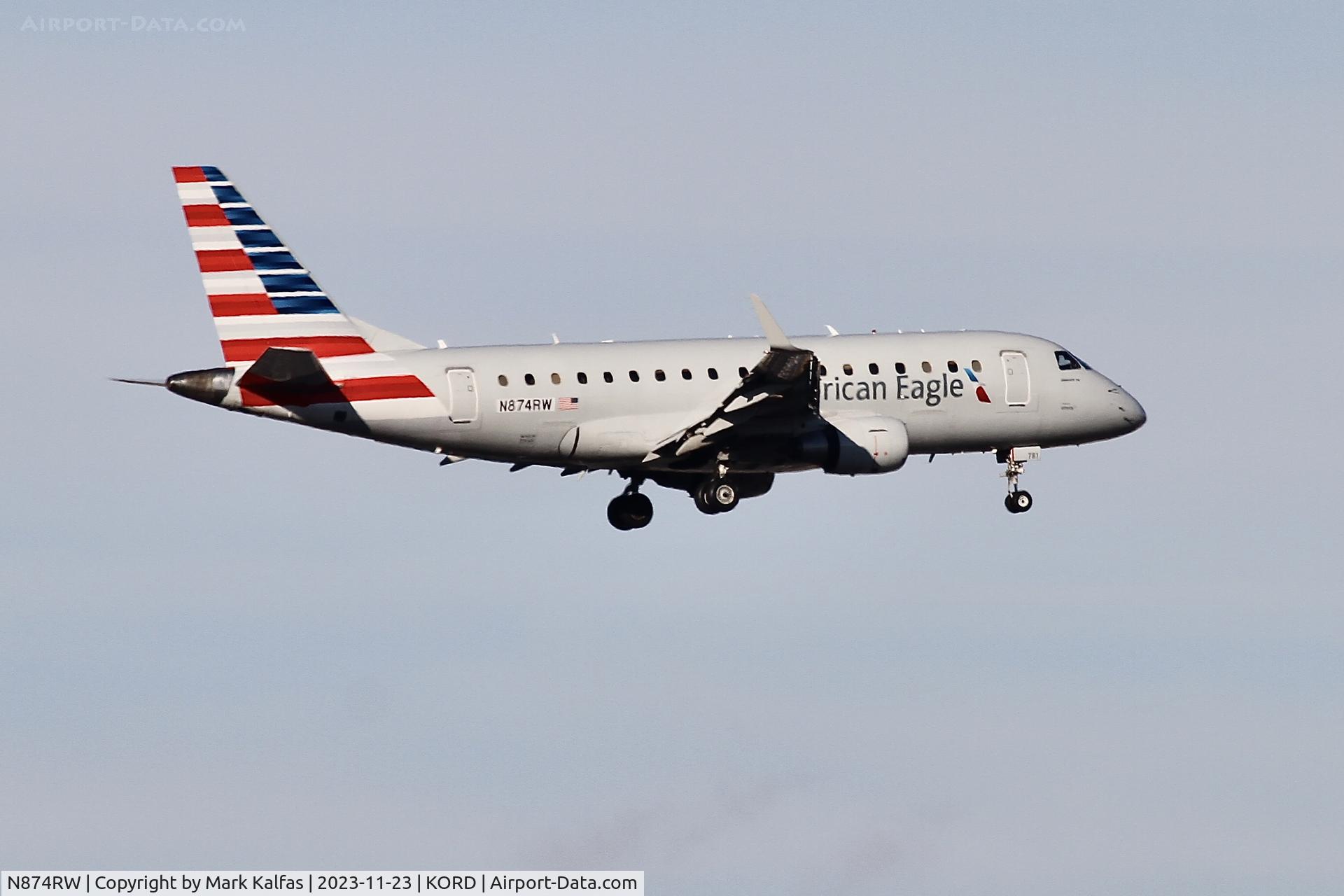 N874RW, 2006 Embraer 170SE (ERJ-170-100SE) C/N 17000148, ENVOY/AMERICAN EAGLE E170 N874RW ENY3669 KAVP-KORD, 10C APP