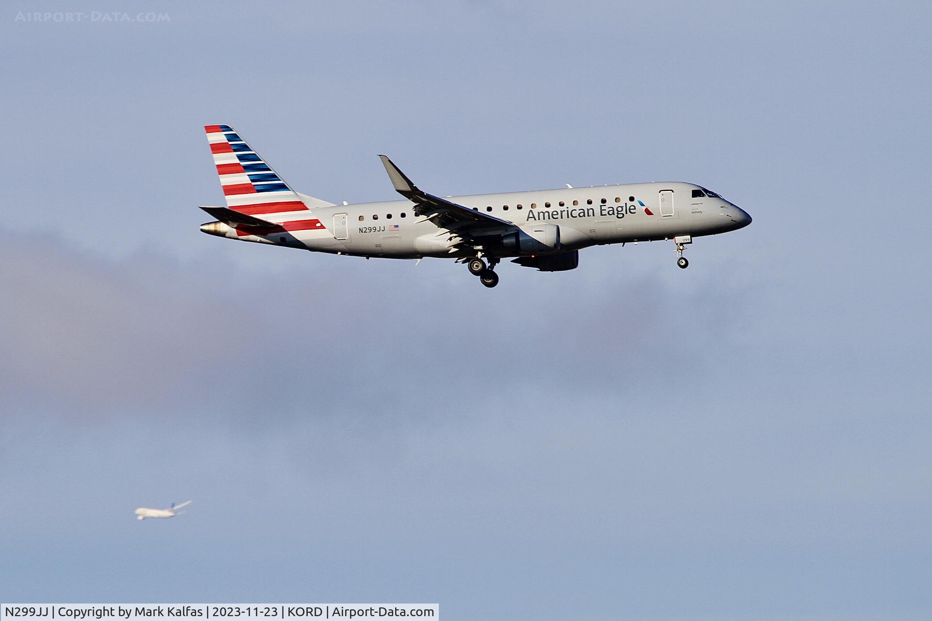 N299JJ, 2020 Embraer 175LR (ERJ-170-200LR) C/N 17000847, E75L Envoy / American Eagle EMBRAER 175 (long wing) N299JJ on approach 10C KORD