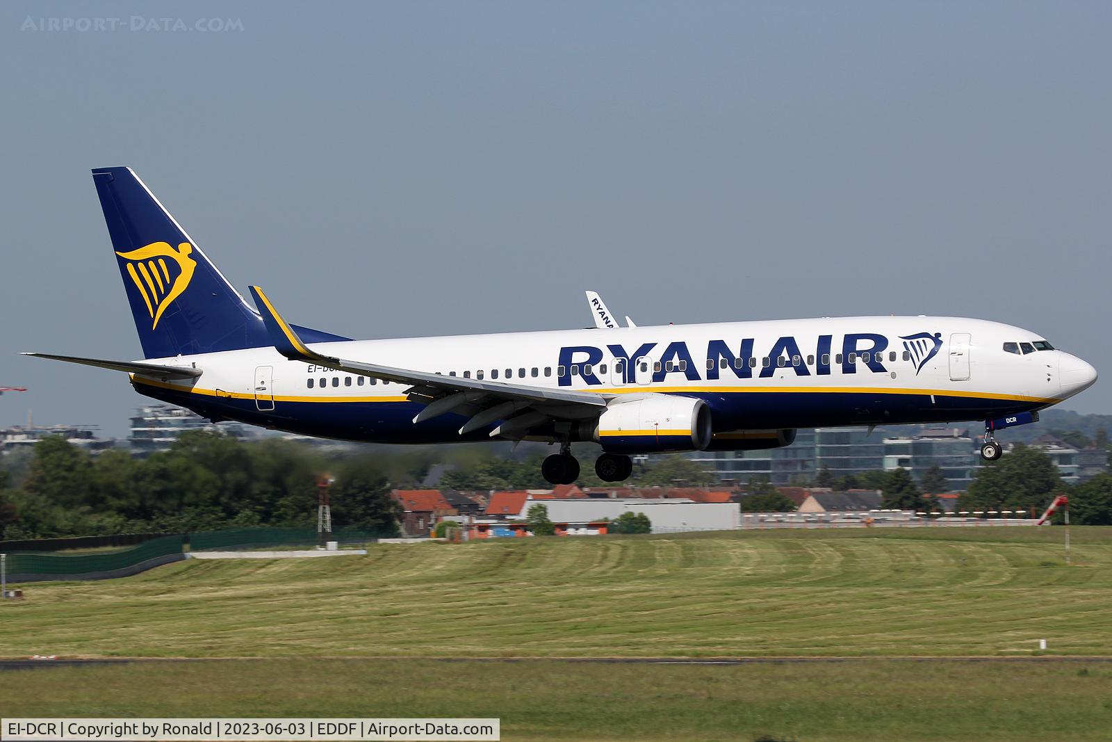 EI-DCR, 2004 Boeing 737-8AS C/N 33811, at fra