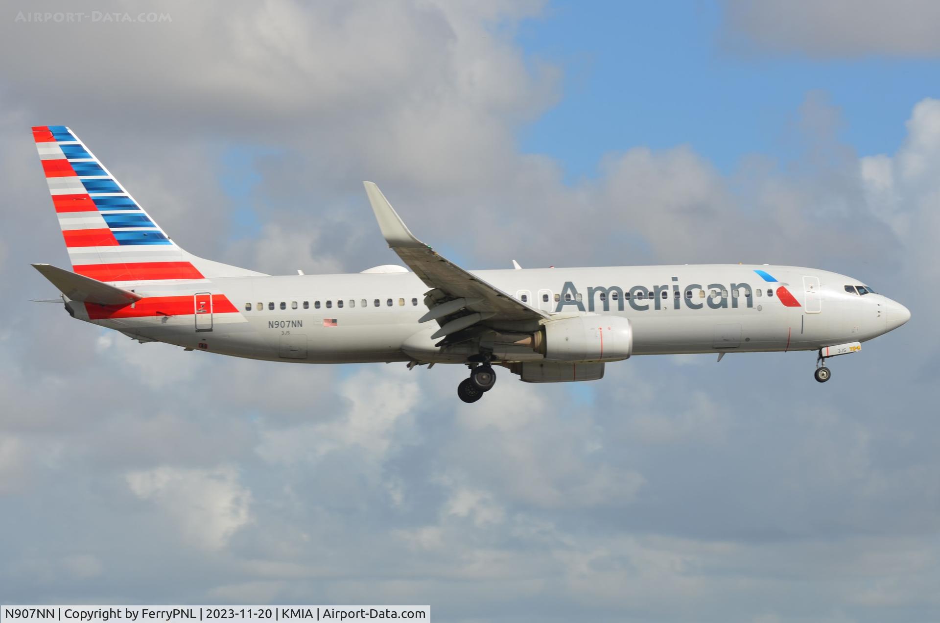 N907NN, 2013 Boeing 737-823 C/N 31158, Arrival of American B738