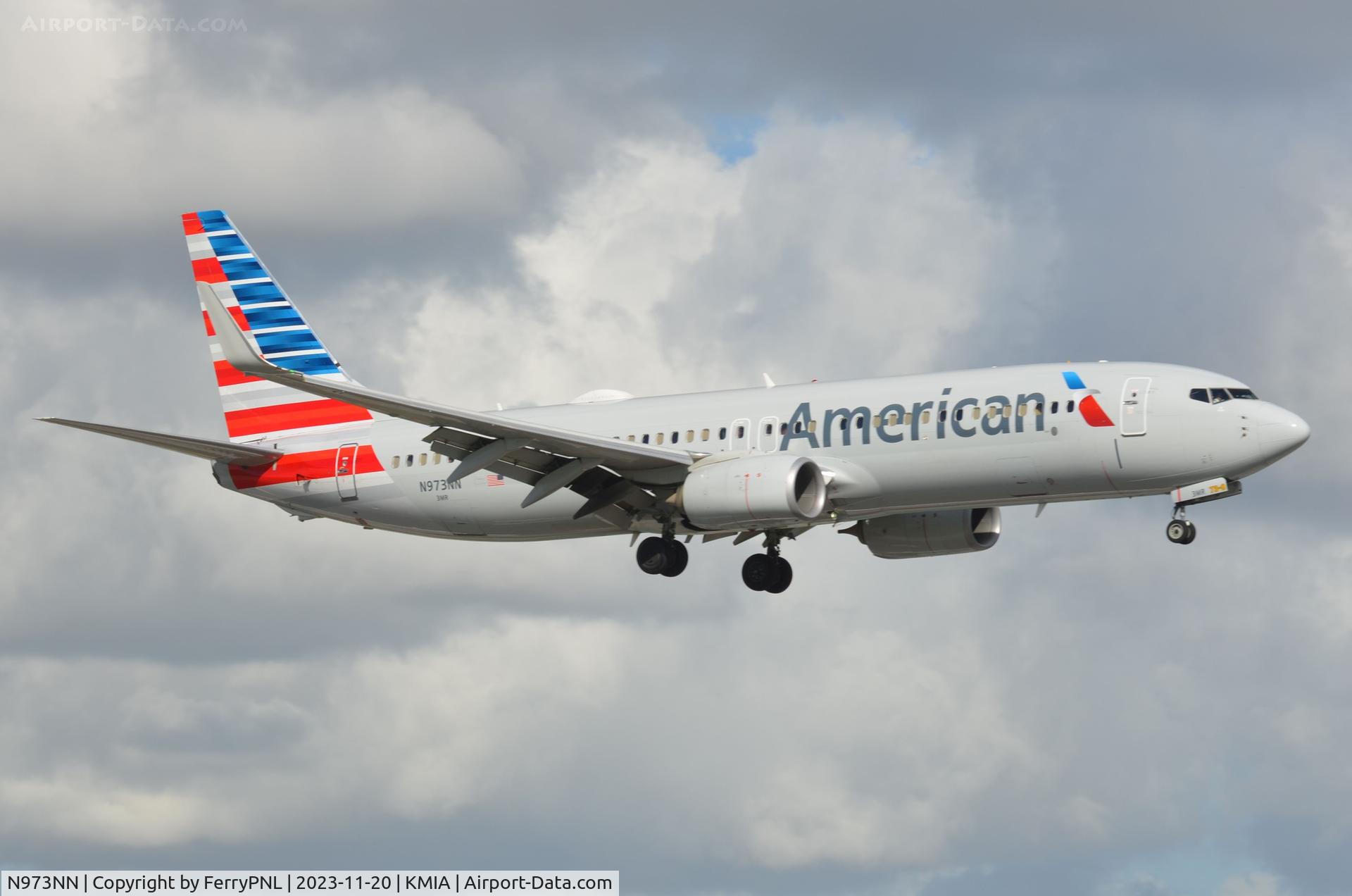 N973NN, 2015 Boeing 737-823 C/N 31219, American B738 landing